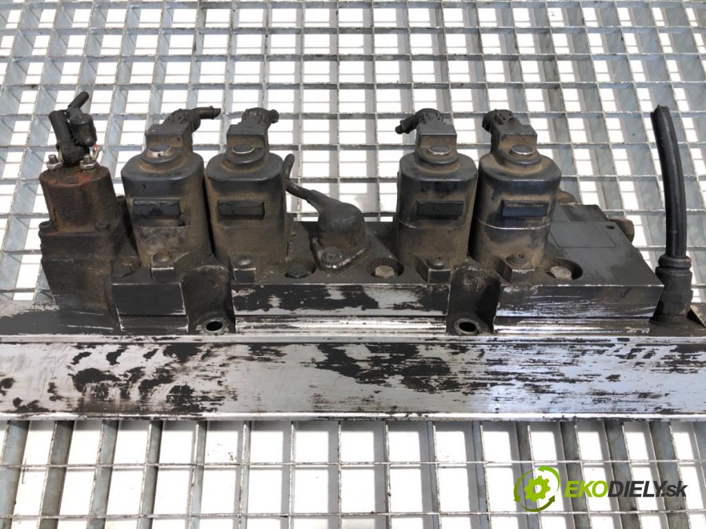 SCANIA P,G,R,T - series Ciągnik siodłowy 2008 279 kW R 380 279 kW [380 KM] olej napędowy 2004 - 2022 10600 Lišta vstrekovacia  (Vstrekovacia lišta)