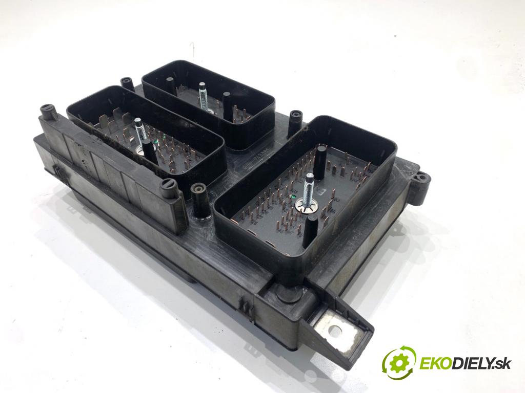 OPEL ASTRA H Kombi 2005 110 kW 1.9 CDTI (L35) 1910 Skrinka poistková 13206746 (Poistková skrinka)