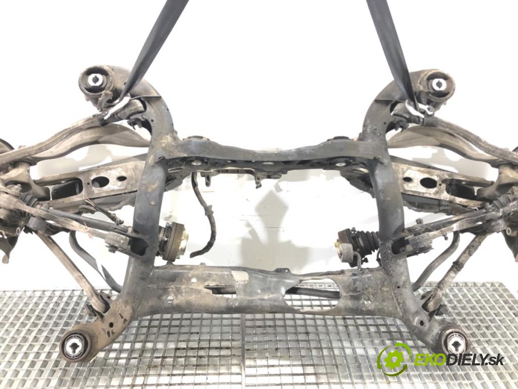 AUDI A6 C8 Kombi 2022 441 kW RS6 Mild Hybrid quattro 3996 Výstuha zad