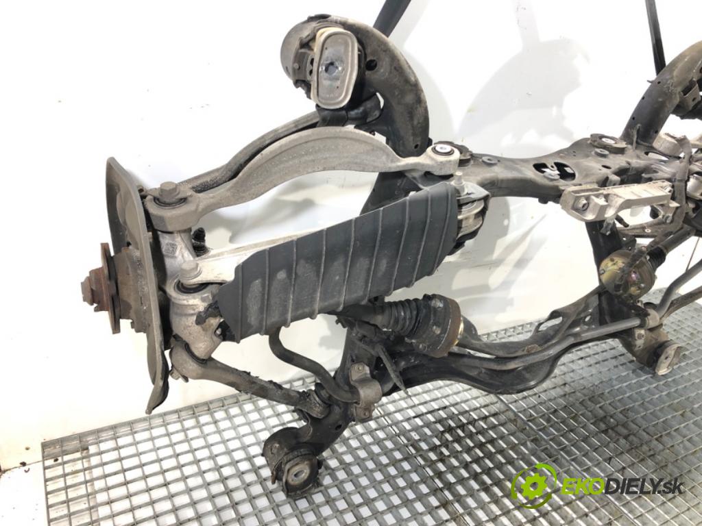 AUDI A6 C8 Kombi 2022 441 kW RS6 Mild Hybrid quattro 3996 Výstuha zad