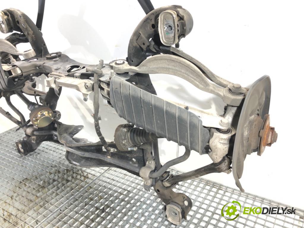 AUDI A6 C8 Kombi 2022 441 kW RS6 Mild Hybrid quattro 3996 Výstuha zad