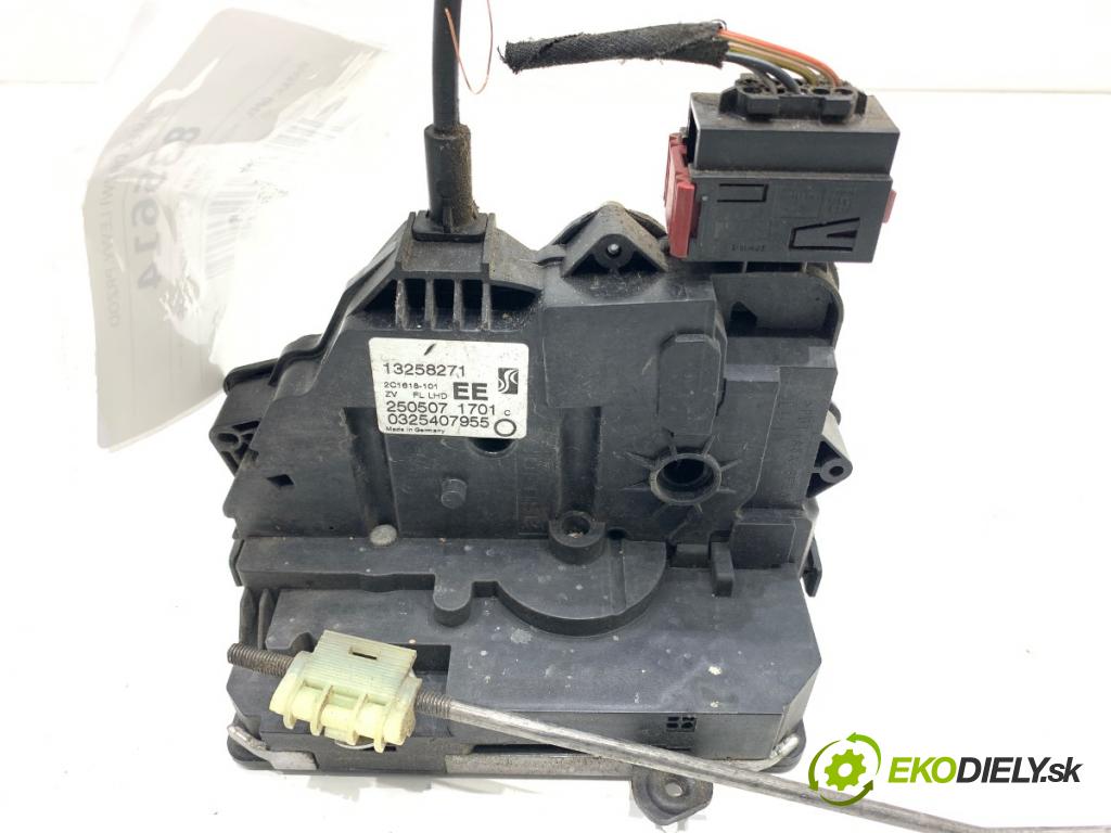 OPEL CORSA D liftback 2007 55 kW 1.3 CDTI (L08, L68) 1248 zámok Dvere ľavy predný 13258271