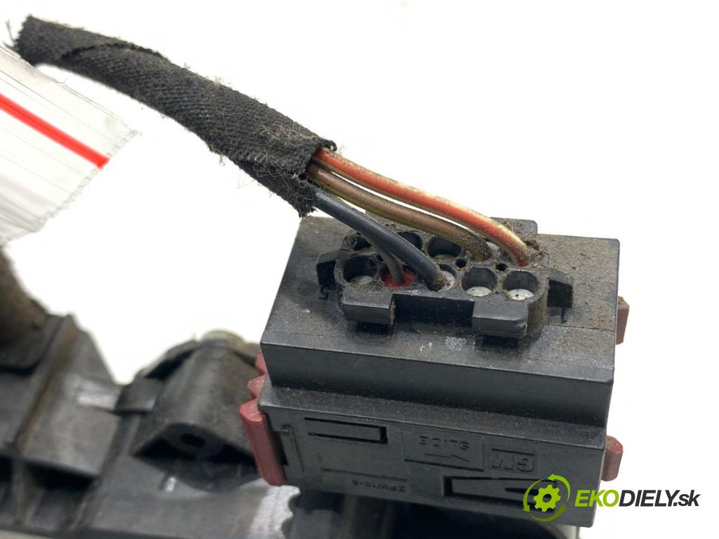 OPEL CORSA D liftback 2007 55 kW 1.3 CDTI (L08, L68) 1248 zámok Dvere ľavy predný 13258271