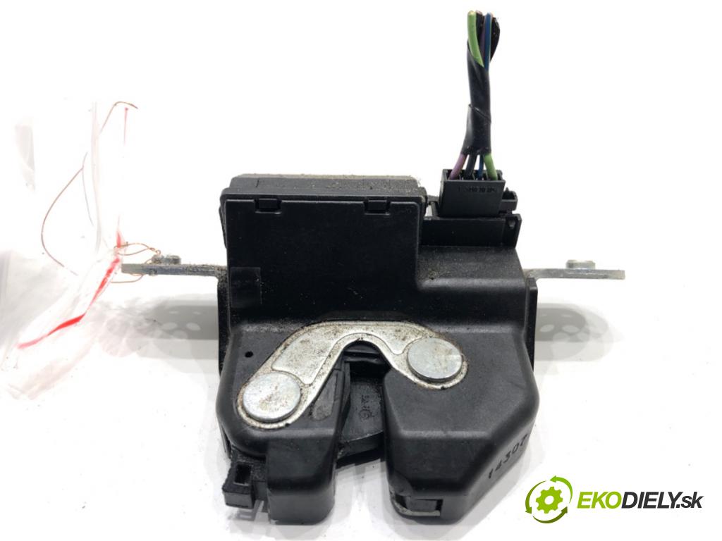 OPEL CORSA D liftback 2007 55 kW 1.3 CDTI (L08, L68) 1248 zámok dveří zadní část 55701971