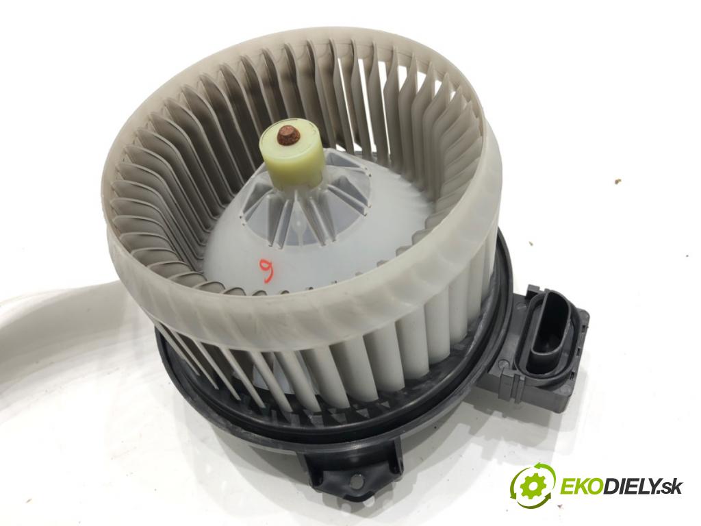 TOYOTA YARIS II liftback 2009 74 kW 1.33 VVT-i (NSP90_) 1329 ventilátor kúrenia 