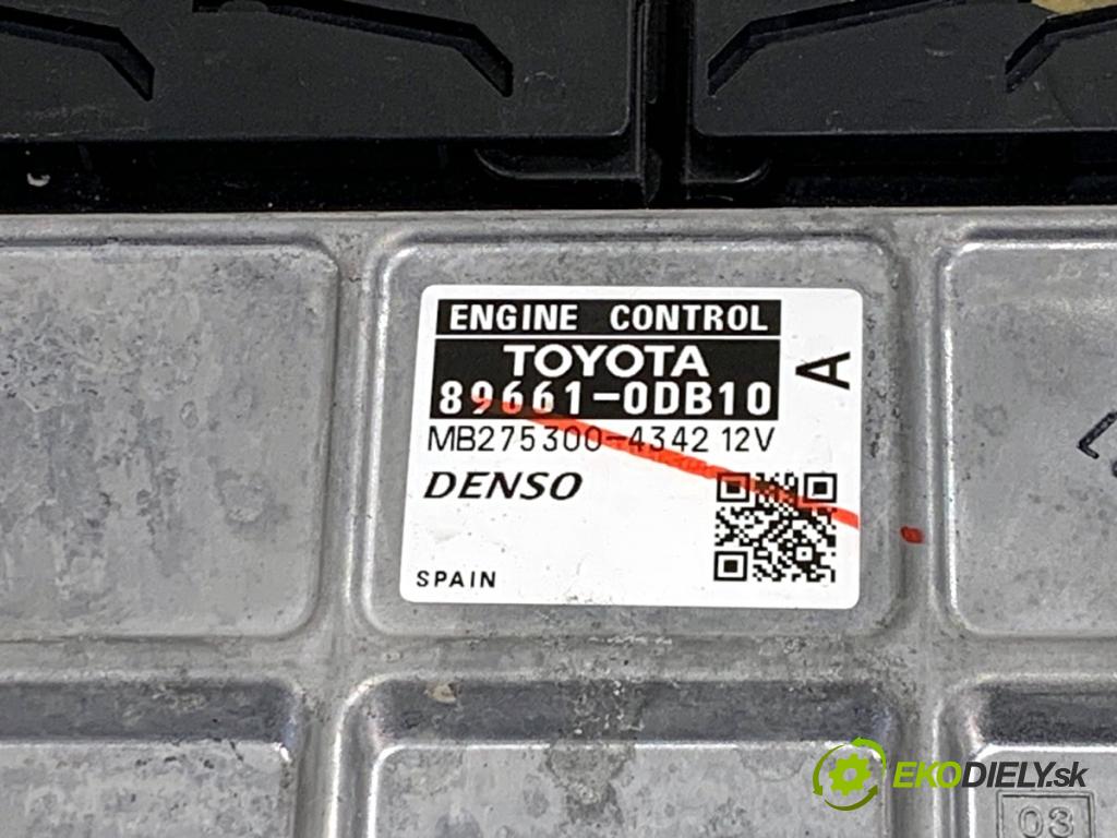 TOYOTA YARIS II liftback 2009 74 kW 1.33 VVT-i (NSP90_) 1329 riadiaca jednotka Motor 89661-0DB10 (Riadiaca jednotka)