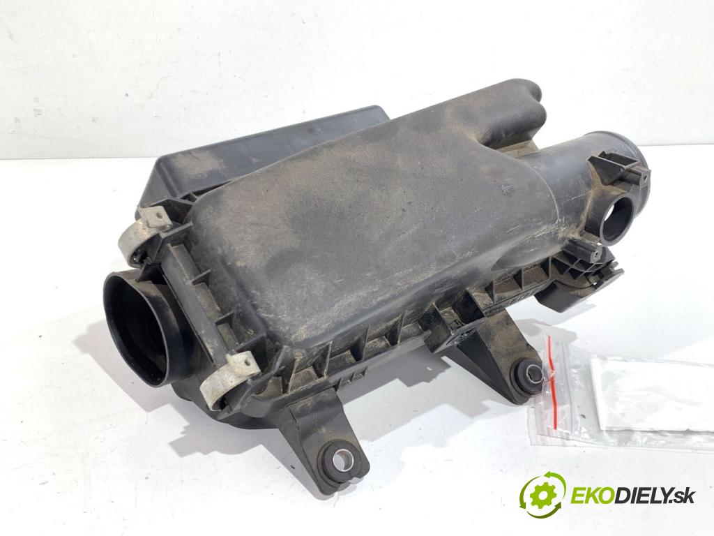 TOYOTA YARIS II liftback 2009 74 kW 1.33 VVT-i (NSP90_) 1329 Obal filtra vzduchu  (Obal vzduchového filtra)