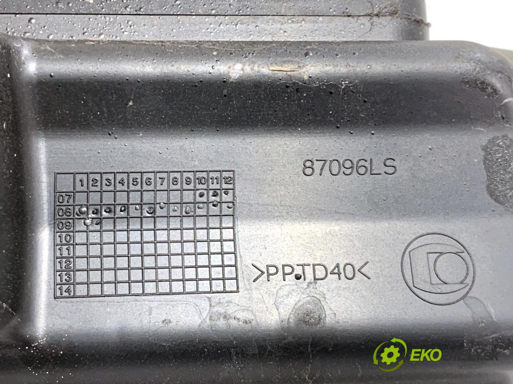 TOYOTA YARIS II liftback 2009 74 kW 1.33 VVT-i (NSP90_) 1329 Obal filtra vzduchu  (Obal vzduchového filtra)