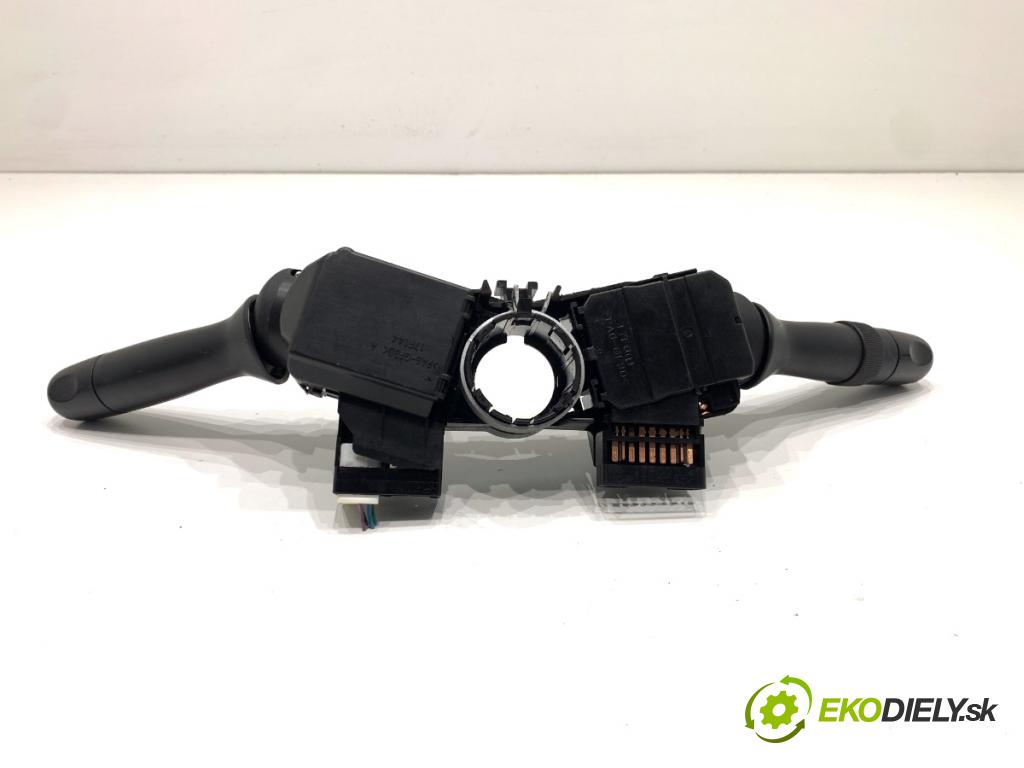 TOYOTA YARIS II liftback 2009 74 kW 1.33 VVT-i (NSP90_) 1329 Prepínač kombinovaný 0D091-17F619 (Prepínacie páčky pod volantom)