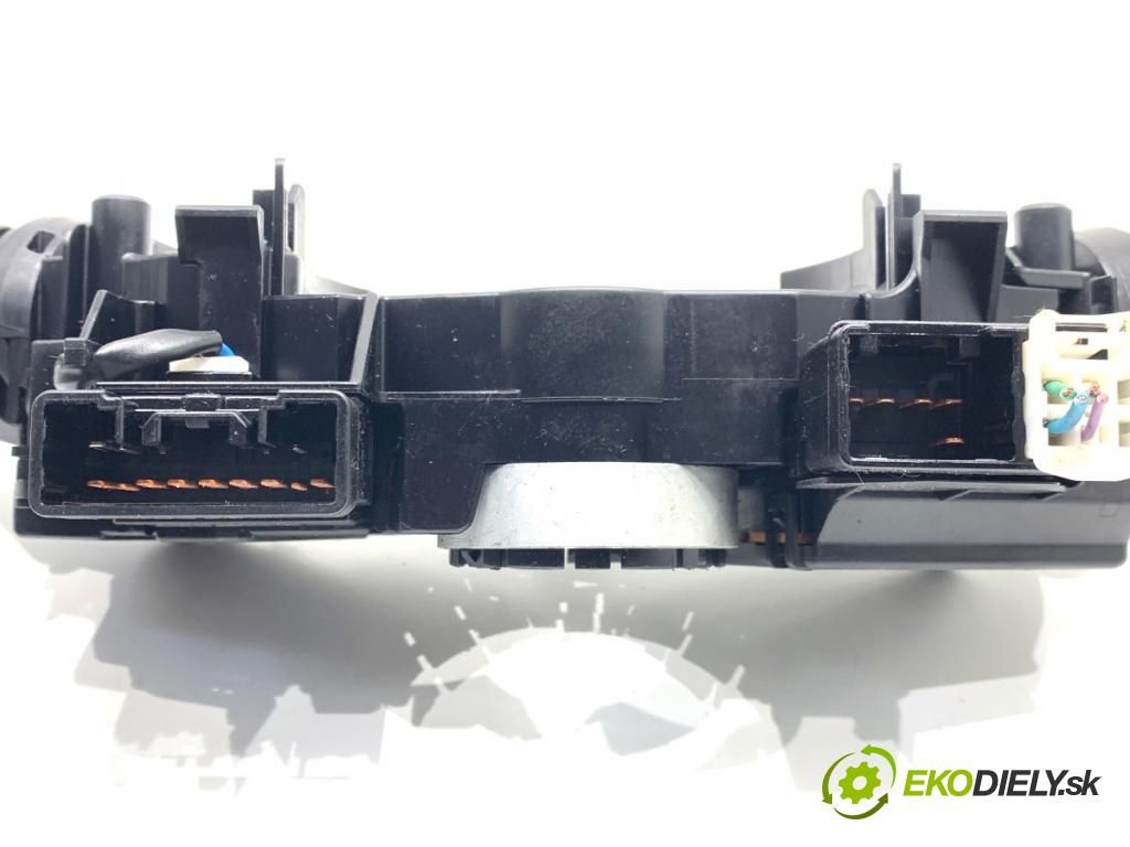 TOYOTA YARIS II liftback 2009 74 kW 1.33 VVT-i (NSP90_) 1329 Prepínač kombinovaný 0D091-17F619 (Prepínacie páčky pod volantom)