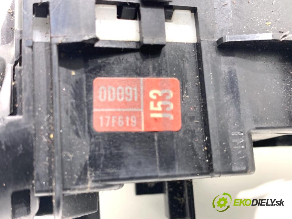 TOYOTA YARIS II liftback 2009 74 kW 1.33 VVT-i (NSP90_) 1329 Prepínač kombinovaný 0D091-17F619 (Prepínacie páčky pod volantom)