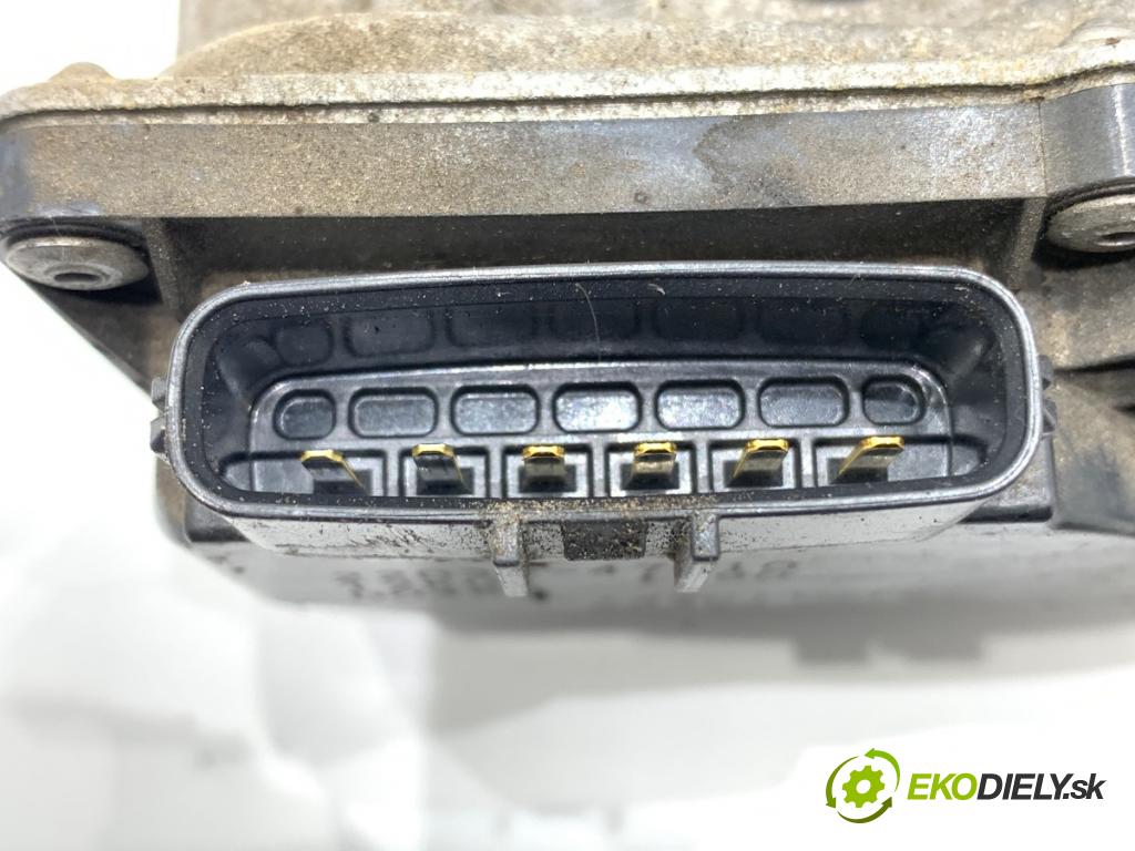 TOYOTA YARIS II liftback 2009 74 kW 1.33 VVT-i (NSP90_) 1329 škrtíci klapka 22030-47010 (Škrticí klapka)