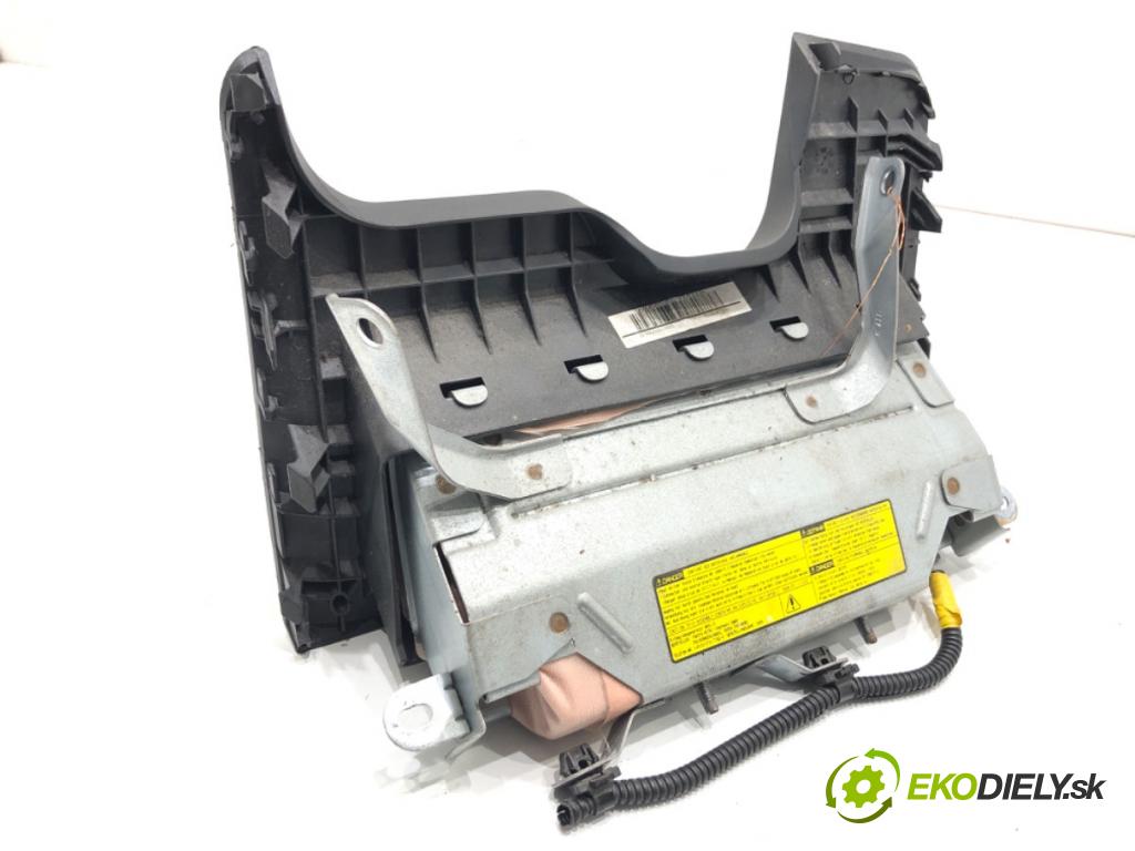 TOYOTA YARIS II liftback 2009 74 kW 1.33 VVT-i (NSP90_) 1329 AirBag koleno: