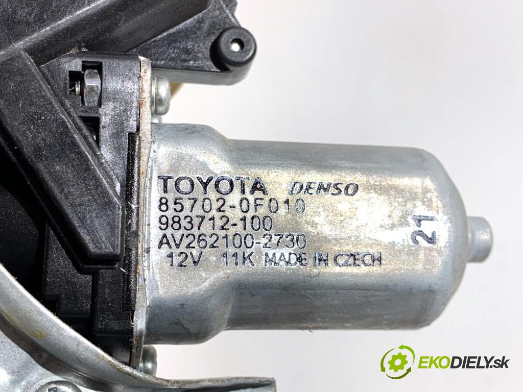 TOYOTA YARIS II liftback 2009 74 kW 1.33 VVT-i (NSP90_) 1329 Mechanizmus okna ľavy predný 85702-0F010