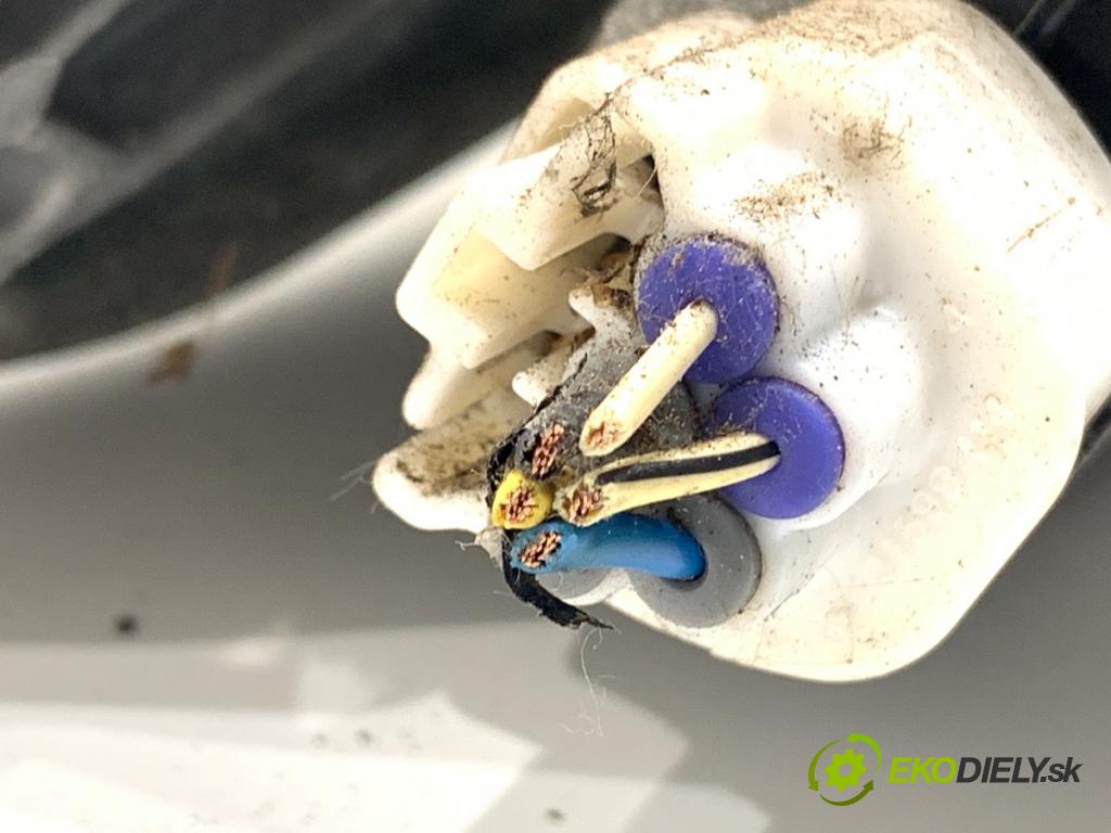 TOYOTA YARIS II liftback 2009 74 kW 1.33 VVT-i (NSP90_) 1329 mechanismus stěračů přední část 85110-0D080 (Motorek stěračů přední)