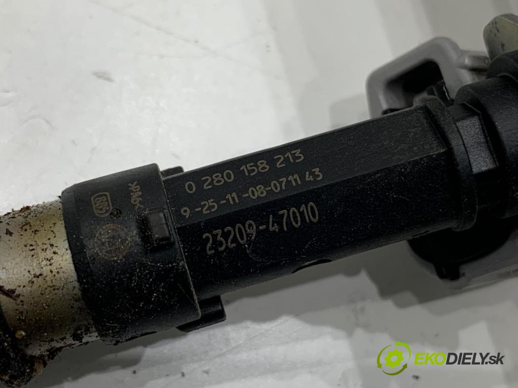 TOYOTA YARIS II liftback 2009 74 kW 1.33 VVT-i (NSP90_) 1329 lišta vstřikovací 0280158213 (Vstřikovací lišta)
