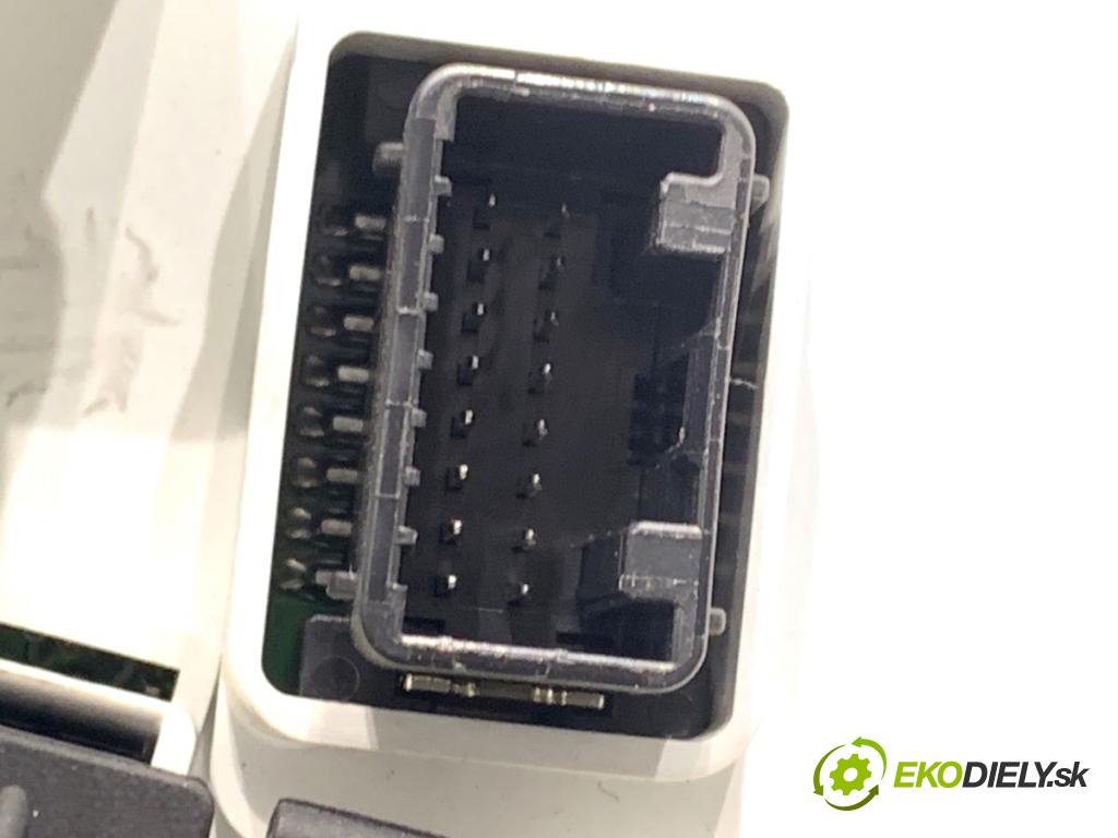 TOYOTA YARIS II liftback 2009 74 kW 1.33 VVT-i (NSP90_) 1329 Prístrojovka 83800-0DJ00 (Prístrojová doska)