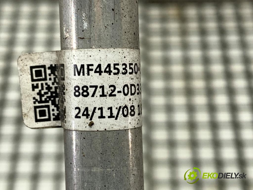 TOYOTA YARIS II liftback 2009 74 kW 1.33 VVT-i (NSP90_) 1329 rúrka klimatizace 88712-0D330 (Trubka klimatizace)