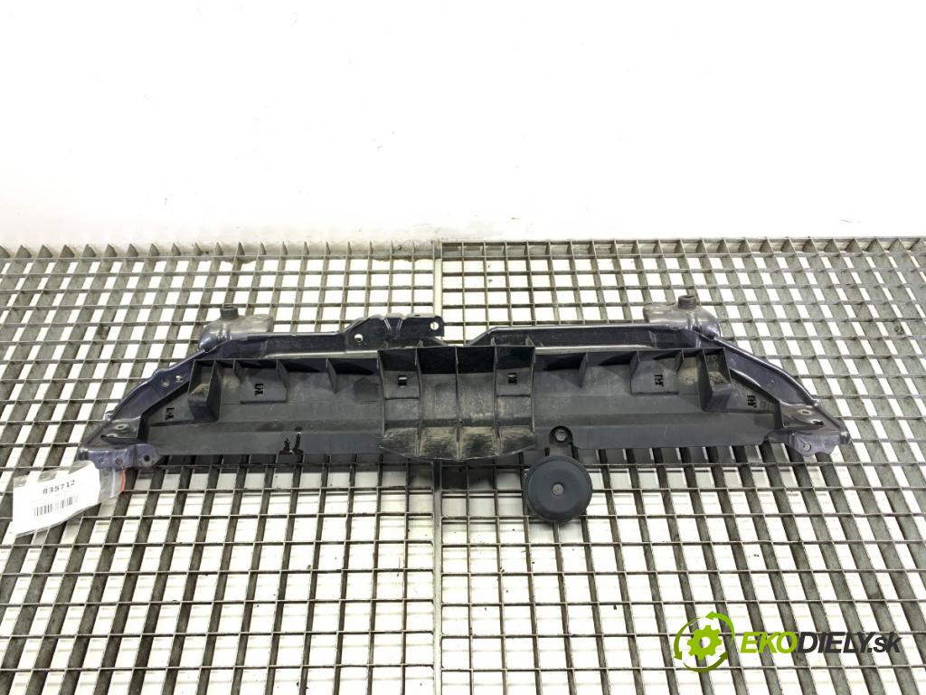 TOYOTA YARIS II liftback 2009 74 kW 1.33 VVT-i (NSP90_) 1329 výztuha horní  (Výztuha)