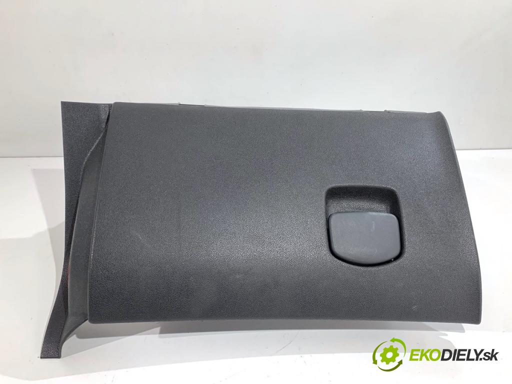 OPEL CORSA D liftback 2010 51 kW 1.2 (L08, L68) 1229 přihrádka kastlík spolujezdce  (Přihrádka (kastlík))