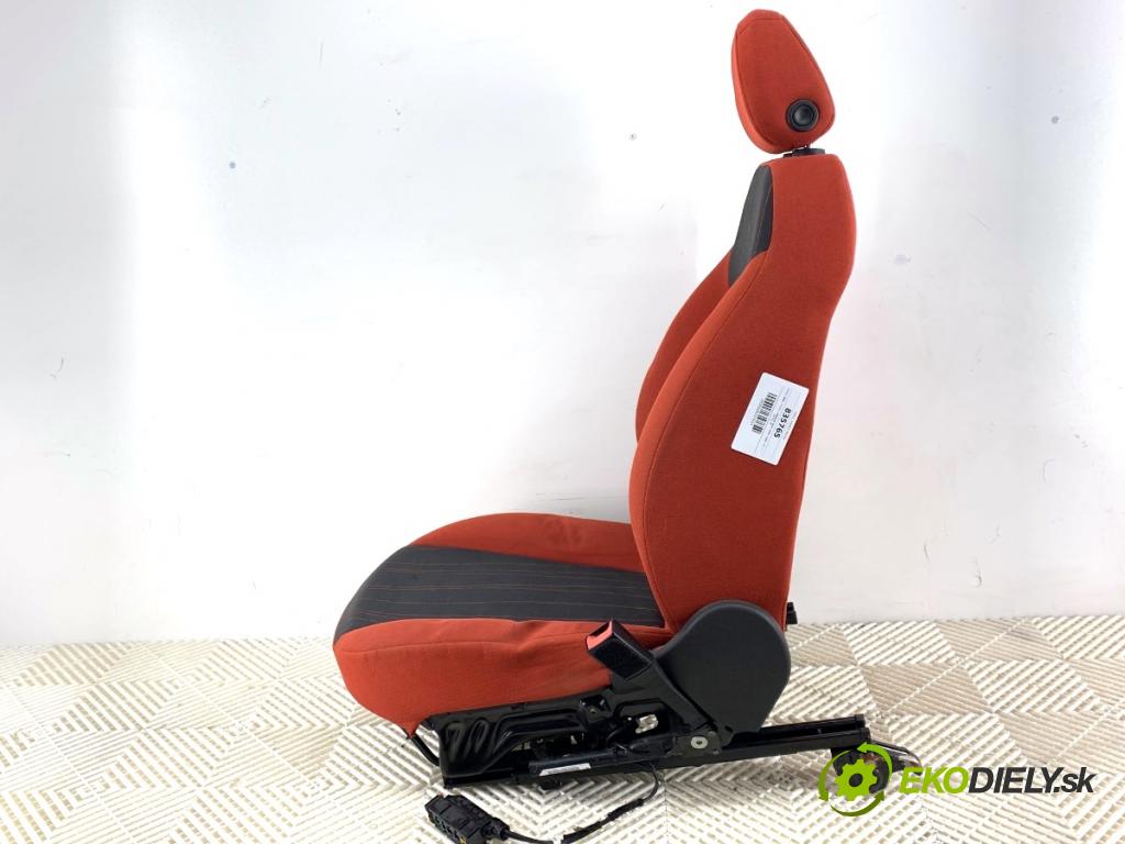 OPEL CORSA D liftback 2010 51 kW 1.2 (L08, L68) 1229 Sedadlo pravy predný