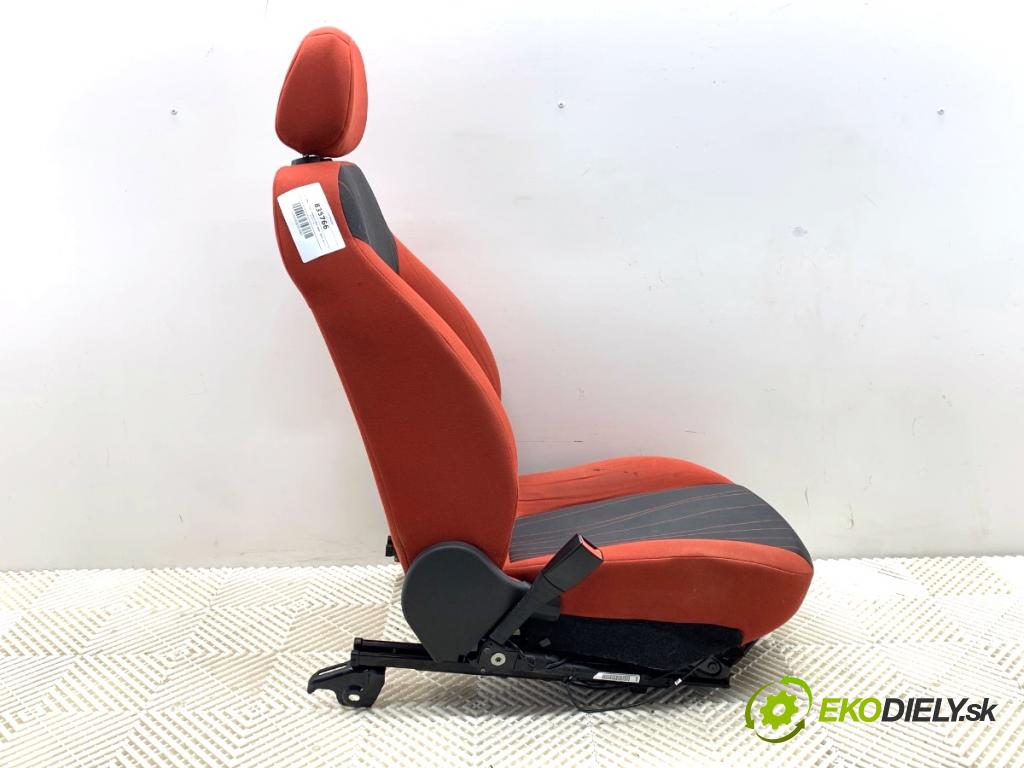 OPEL CORSA D liftback 2010 51 kW 1.2 (L08, L68) 1229 Sedadlo ľavy predný