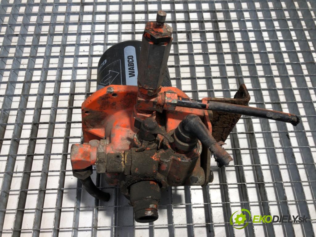 STAR   1999 110 kW 6842 cm3 110 kW [150 KM] 6842 kondenzátor sušič vzduchu  (Klimatizace ostatní)