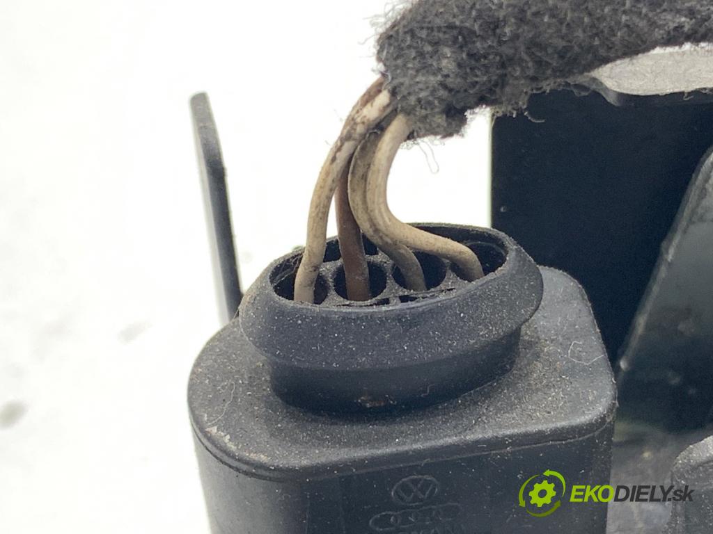 VW GOLF V liftback 2003 77 kW 1.9 TDI 1896 zámok dverí zad 1K6827505C