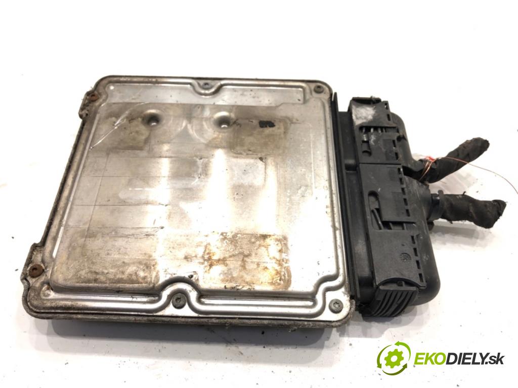 VW GOLF V liftback 2003 77 kW 1.9 TDI 1896 řídící jednotka motora 03G906016B (Řídicí jednotka)