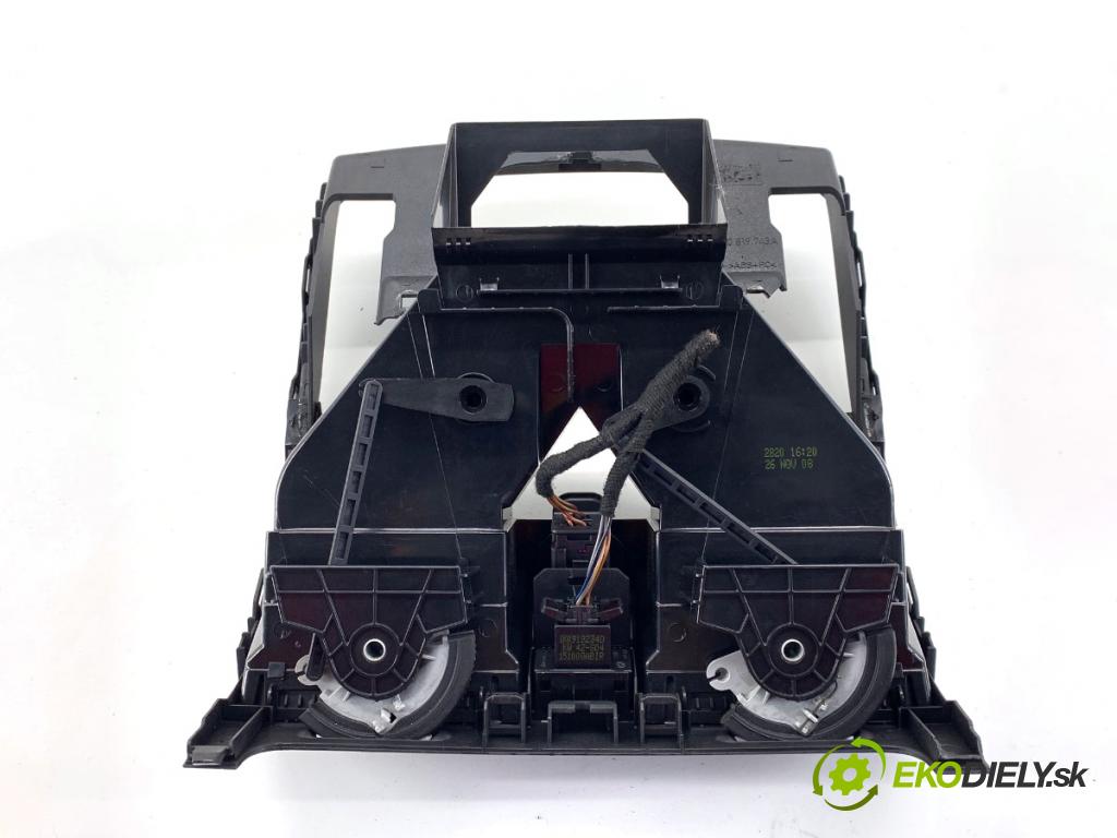 VW GOLF V liftback 2003 77 kW 1.9 TDI 1896 Mriežky kúrenia predný 1K0819728H