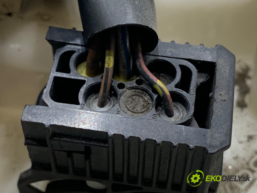 BMW E46 liftback 2002 85 kW 316 ti 1596 Pumpa paliva 228222009002