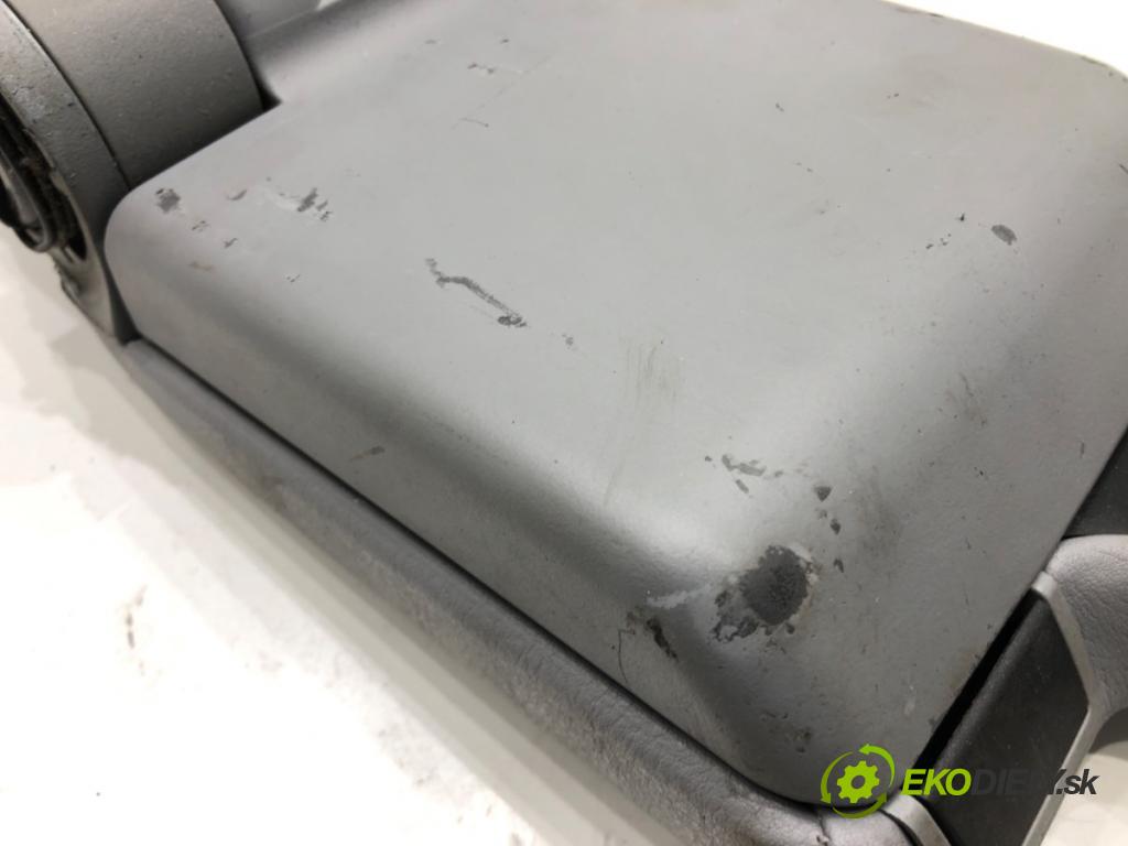 BMW E46 liftback 2002 85 kW 316 ti 1596 loketní opěrka 8213678 (Loketní opěrka)