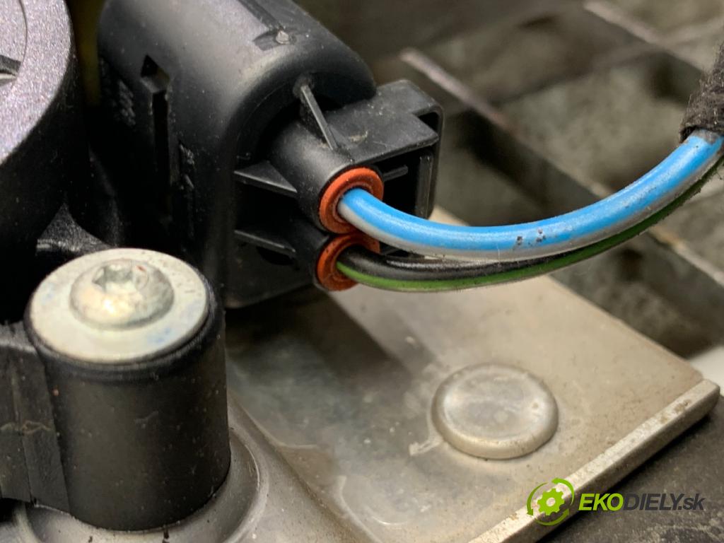 BMW E46 liftback 2002 85 kW 316 ti 1596 Mechanizmus okna ľavy predný 8251349