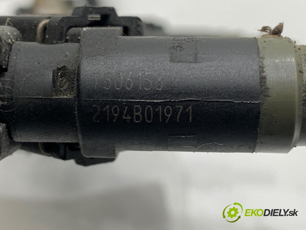 BMW E46 liftback 2002 85 kW 316 ti 1596 Lišta vstrekovacia 7506158 (Vstrekovacia lišta)