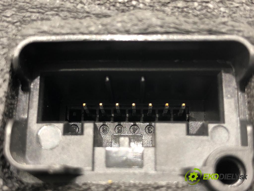 VW ARTEON liftback 2021 235 kW TSI R 1984 zámok Dvere ľavy predný 5NB837015D