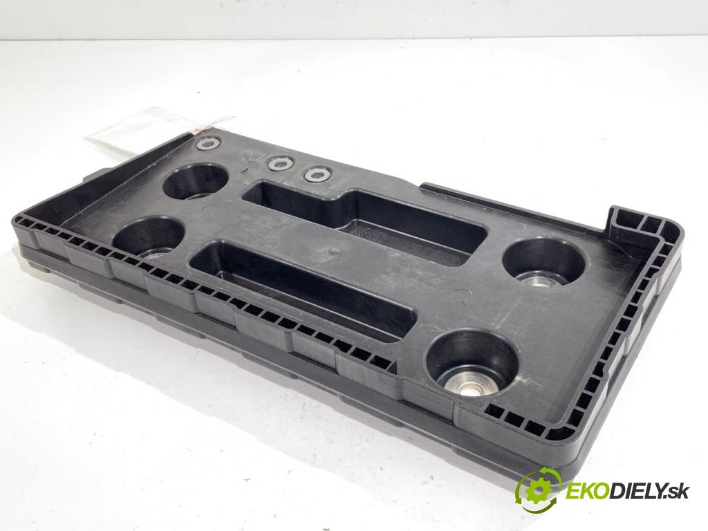 VW ARTEON liftback 2021 235 kW TSI R 1984 Obal akumulátora 3Q0804869A