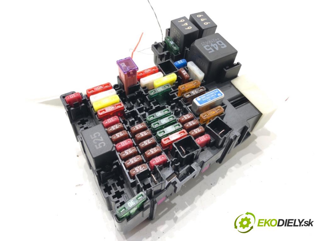 VW ARTEON liftback 2021 235 kW TSI R 1984 Skrinka poistková 5Q0937615C (Poistková skrinka)