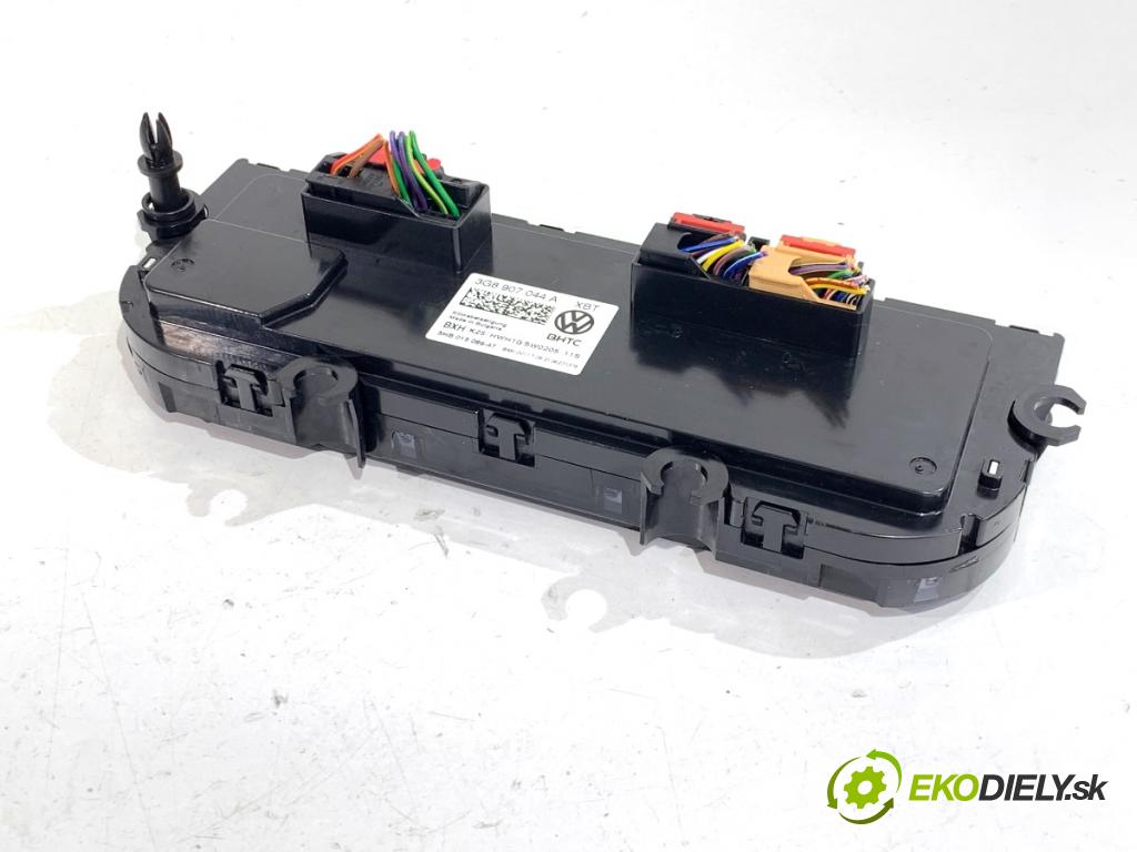 VW ARTEON liftback 2021 235 kW TSI R 1984 Panel ovládania kúrenia 3G8907044A (Prepínacie páčky pod volantom)