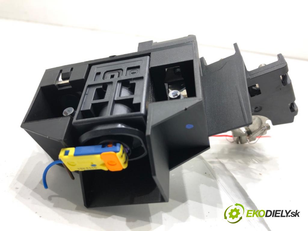 VW ARTEON liftback 2021 235 kW TSI R 1984 svorka plus 8S0915459