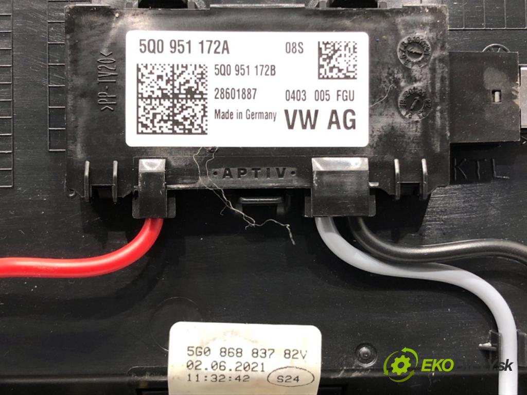 VW ARTEON liftback 2021 235 kW TSI R 1984 přihrádka kastlík na skla vypínač SOS 5G0868837