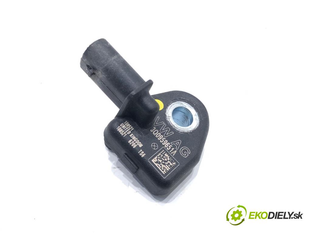 VW ARTEON liftback 2021 235 kW TSI R 1984 Snímač nárazu 3Q0959651A (Snímač nárazu)