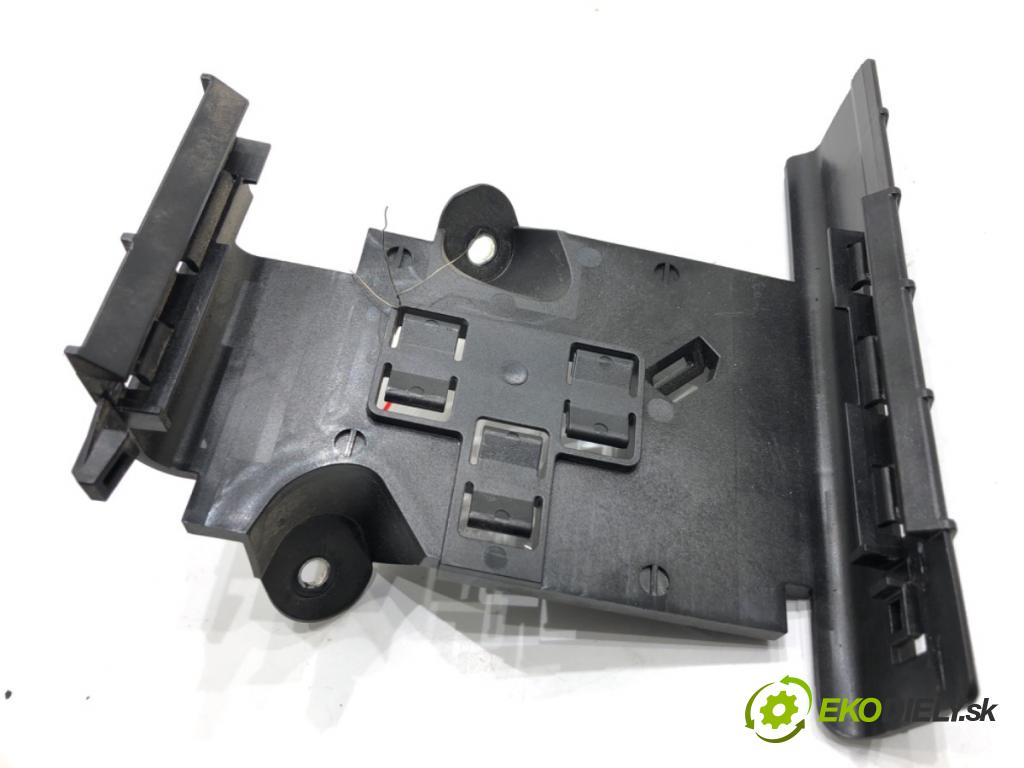 VW ARTEON liftback 2021 235 kW TSI R 1984 Uchytenie Držiak ŘIDIČE: 5Q0806507F