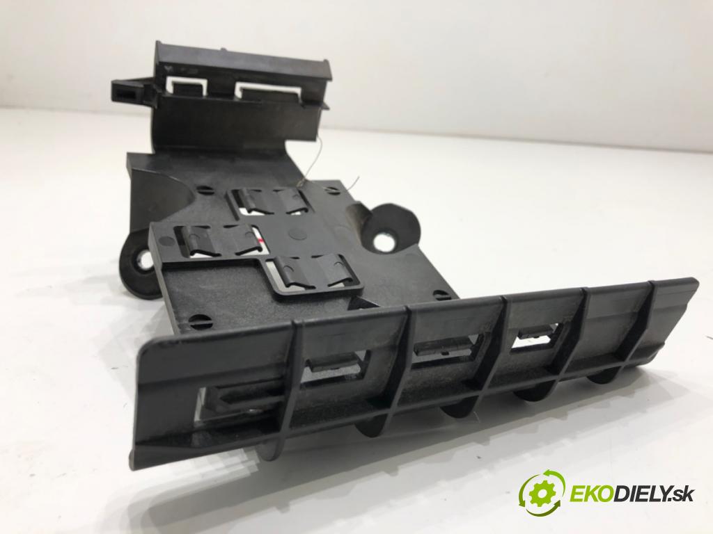 VW ARTEON liftback 2021 235 kW TSI R 1984 Uchytenie Držiak ŘIDIČE: 5Q0806507F