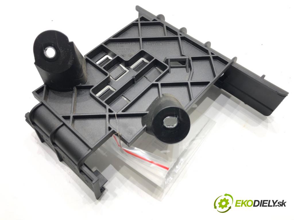 VW ARTEON liftback 2021 235 kW TSI R 1984 Uchytenie Držiak ŘIDIČE: 5Q0806507F