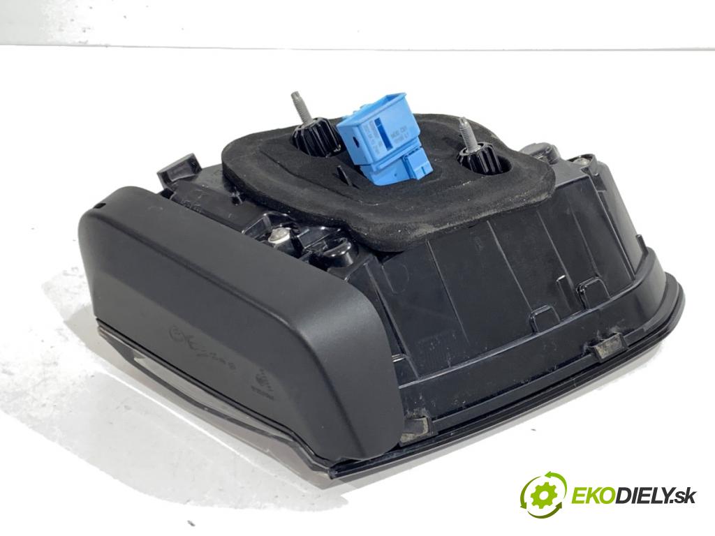 VW ARTEON liftback 2021 235 kW TSI R 1984 Svetlo zad pravá vnútorná 3G8945308AF (Kľučka dverí ostatné)