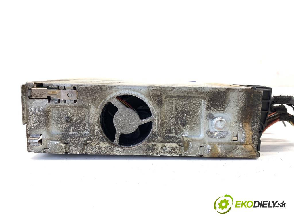 AUDI A6 C8 Kombi 2022 441 kW RS6 Mild Hybrid quattro 3996 RADIO 4M2035070C (Audio zariadenie)