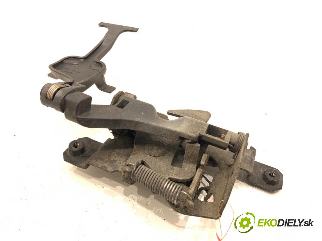 MERCEDES-BENZ W245 liftback 2007 80 kW B 180 CDI (245.207) 1991 zámok kapoty predný