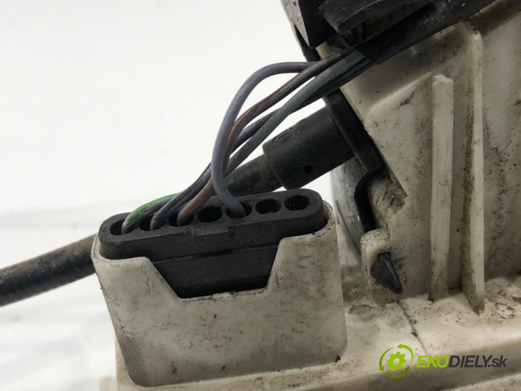 MERCEDES-BENZ W245 liftback 2007 80 kW B 180 CDI (245.207) 1991 zámok Dvere pravy zad 1697302235