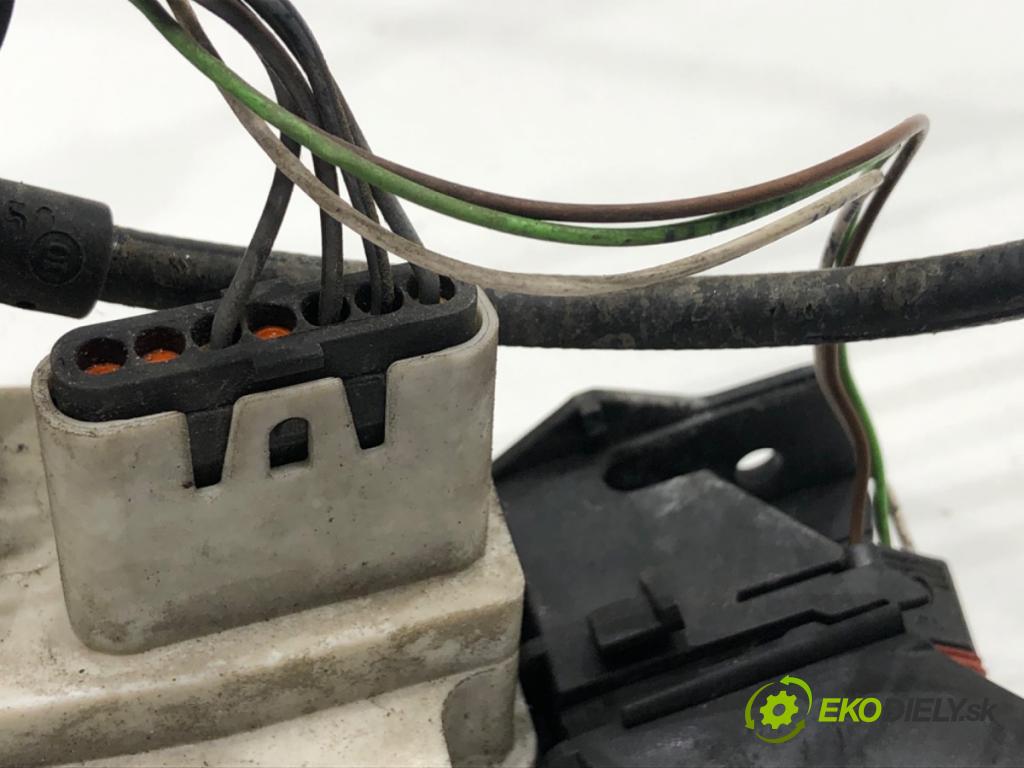 MERCEDES-BENZ W245 liftback 2007 80 kW B 180 CDI (245.207) 1991 zámok Dvere ľavy predný 1697202535