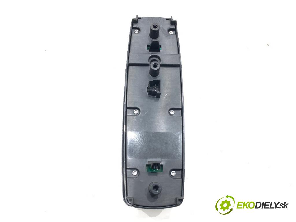 MERCEDES-BENZ W245 liftback 2007 80 kW B 180 CDI (245.207) 1991 Prepínač okien A1698206710 (Prepínacie páčky pod volantom)